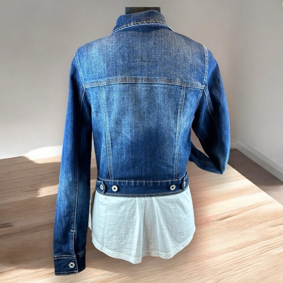 Maurices Dark Wash Denim Jacket Size Medium Cropped Layering Urban Streetwear - Picture 4 of 9